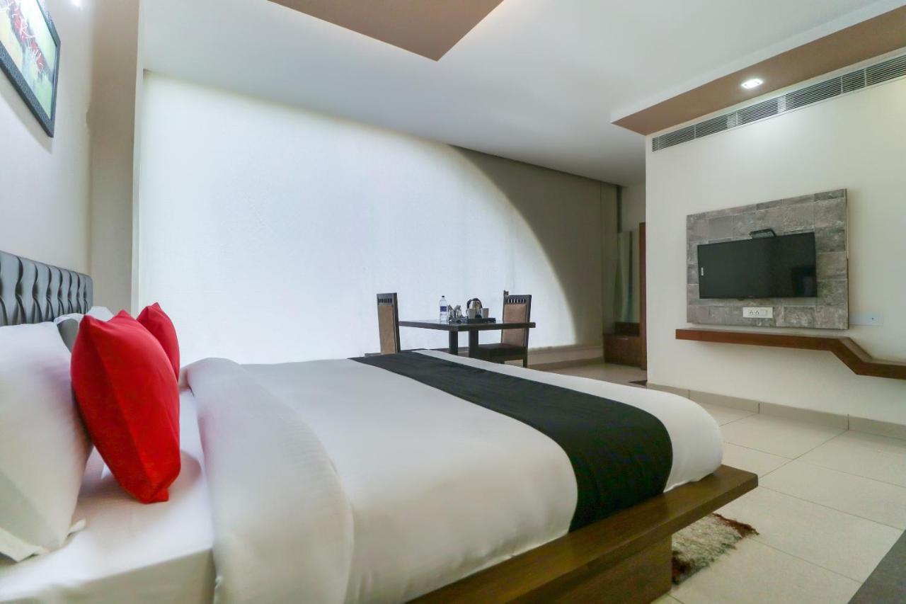 Townhouse 765 The Grace Hotel Patiāla Kültér fotó