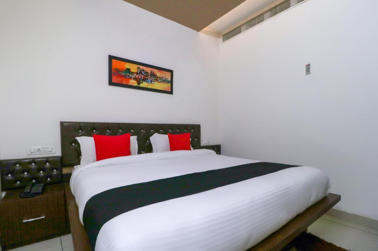 Townhouse 765 The Grace Hotel Patiāla Kültér fotó
